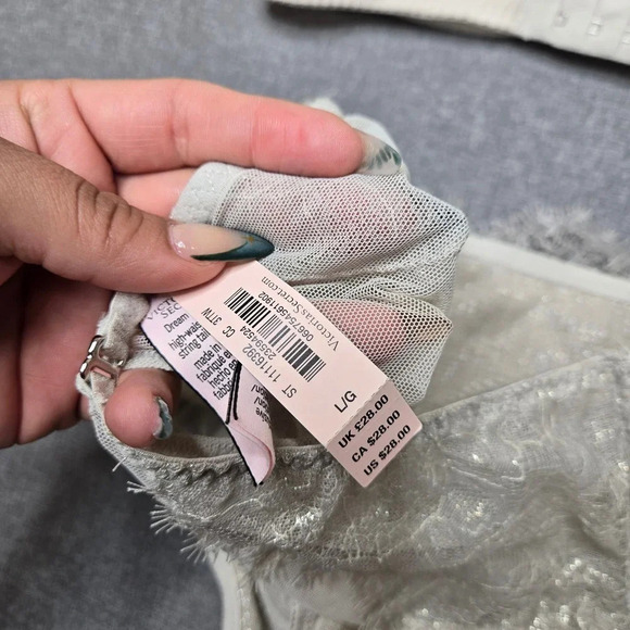 Victoria's Secret Ivory Lace Dream Angels Lined Demi Set - Picture 3 of 6